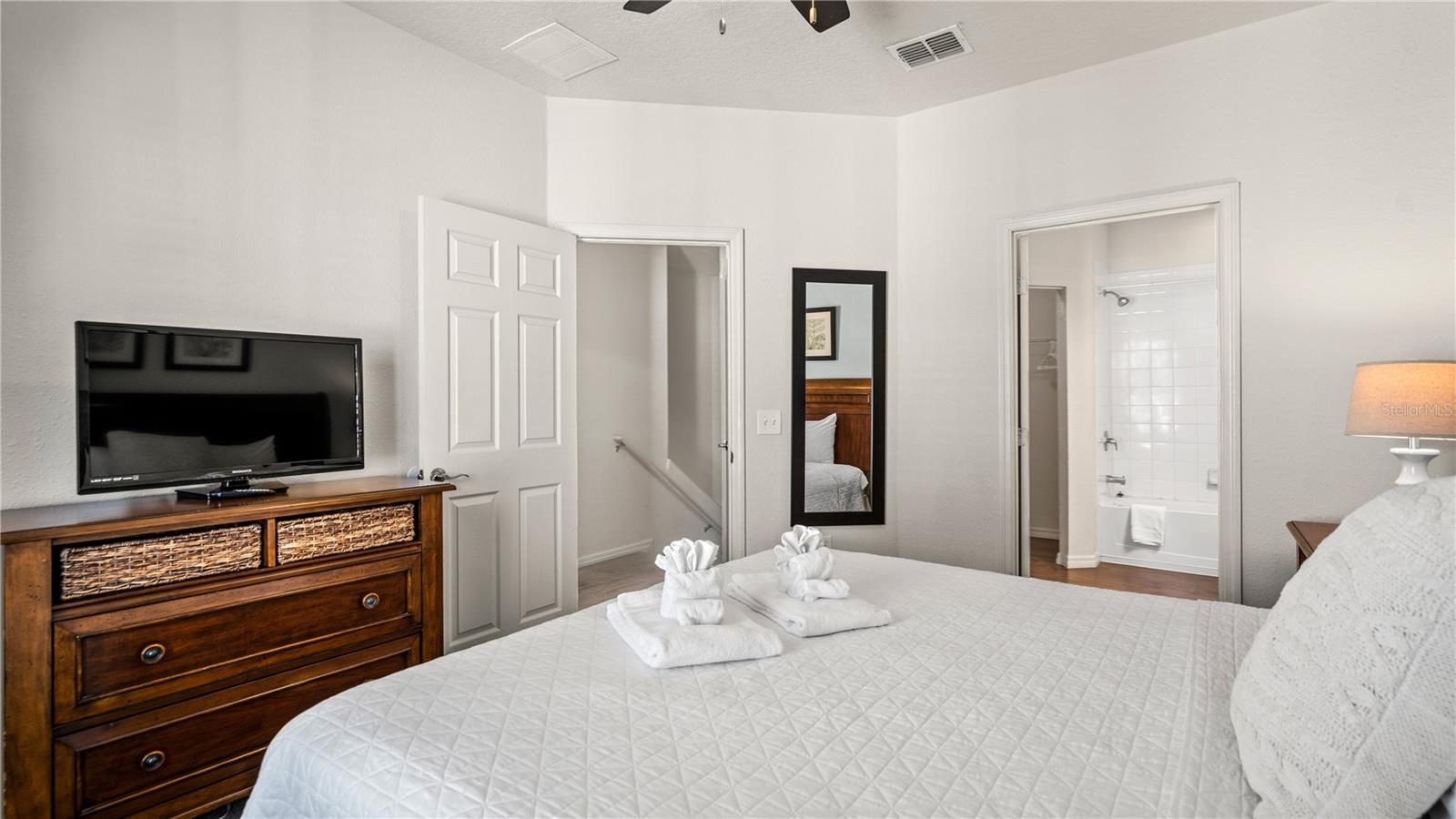 5350 DIPLOMAT Ct #104 KISSIMMEE, FL 34746