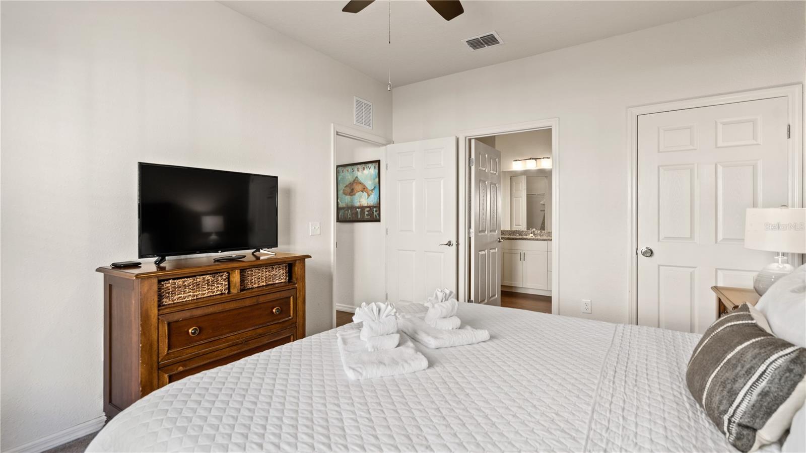 5350 DIPLOMAT Ct #104 KISSIMMEE, FL 34746