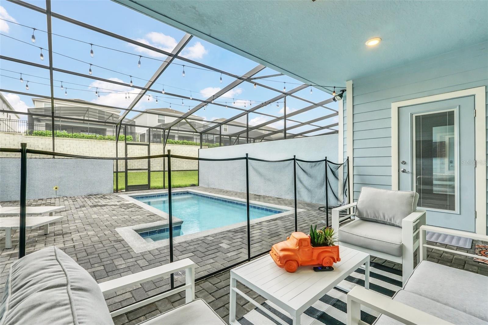 830 PARADISE Dr DAVENPORT, FL 33897