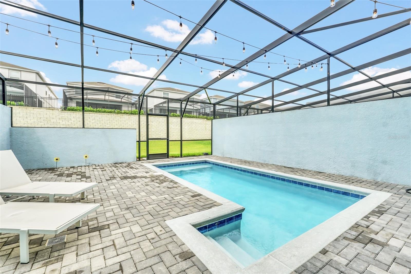 830 PARADISE Dr DAVENPORT, FL 33897