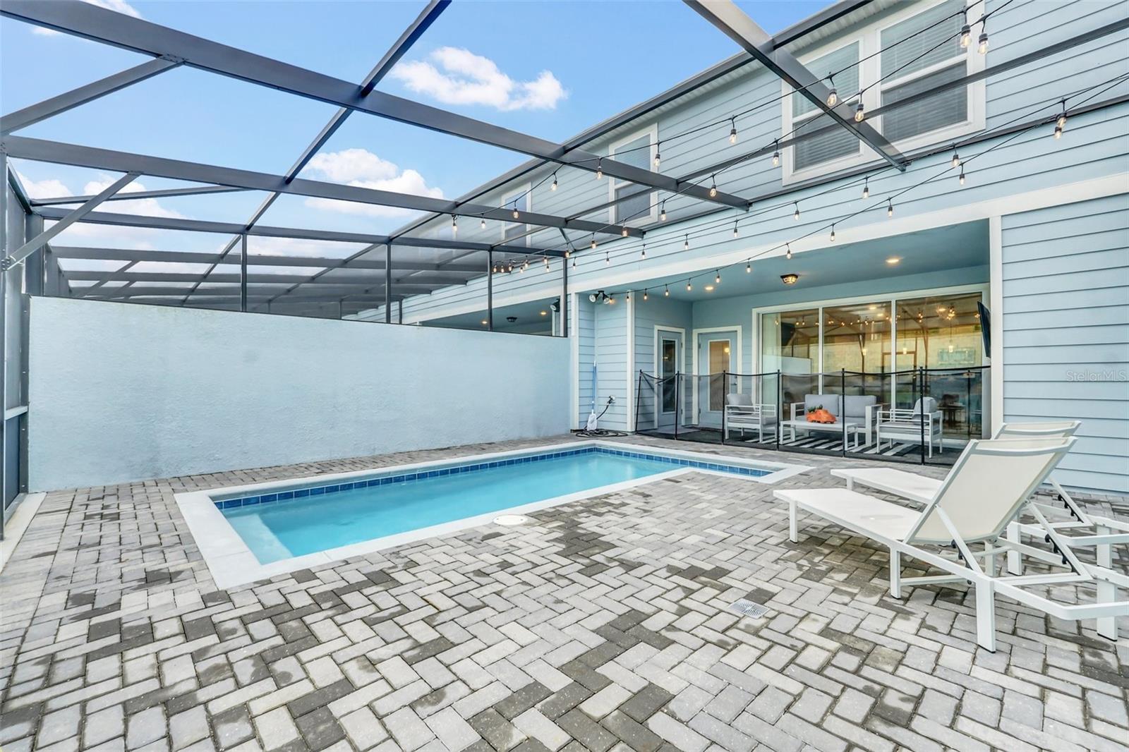 830 PARADISE Dr DAVENPORT, FL 33897