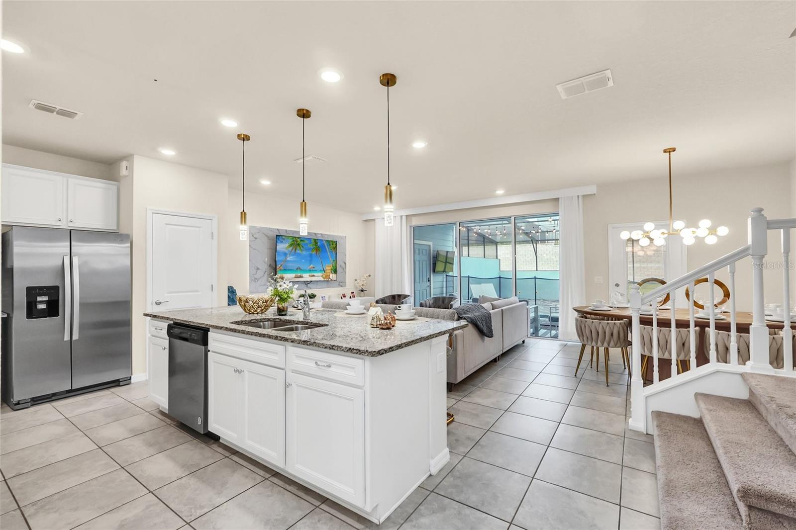 830 PARADISE Dr DAVENPORT, FL 33897