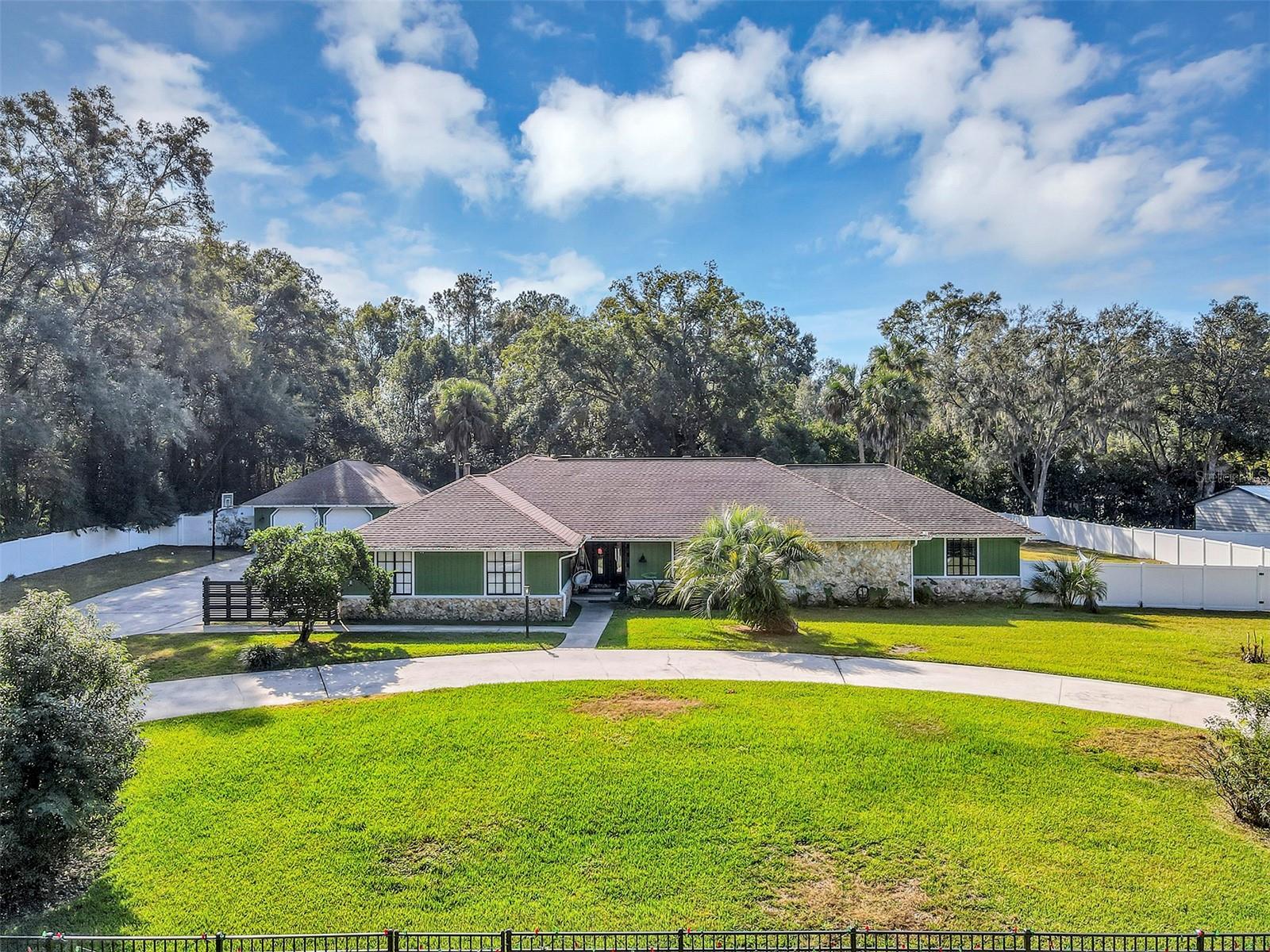 5520 NE 2ND Ln OCALA, FL 34470