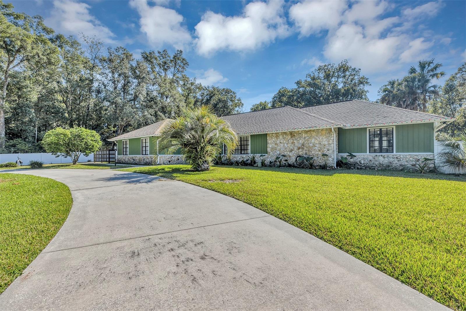 5520 NE 2ND Ln OCALA, FL 34470