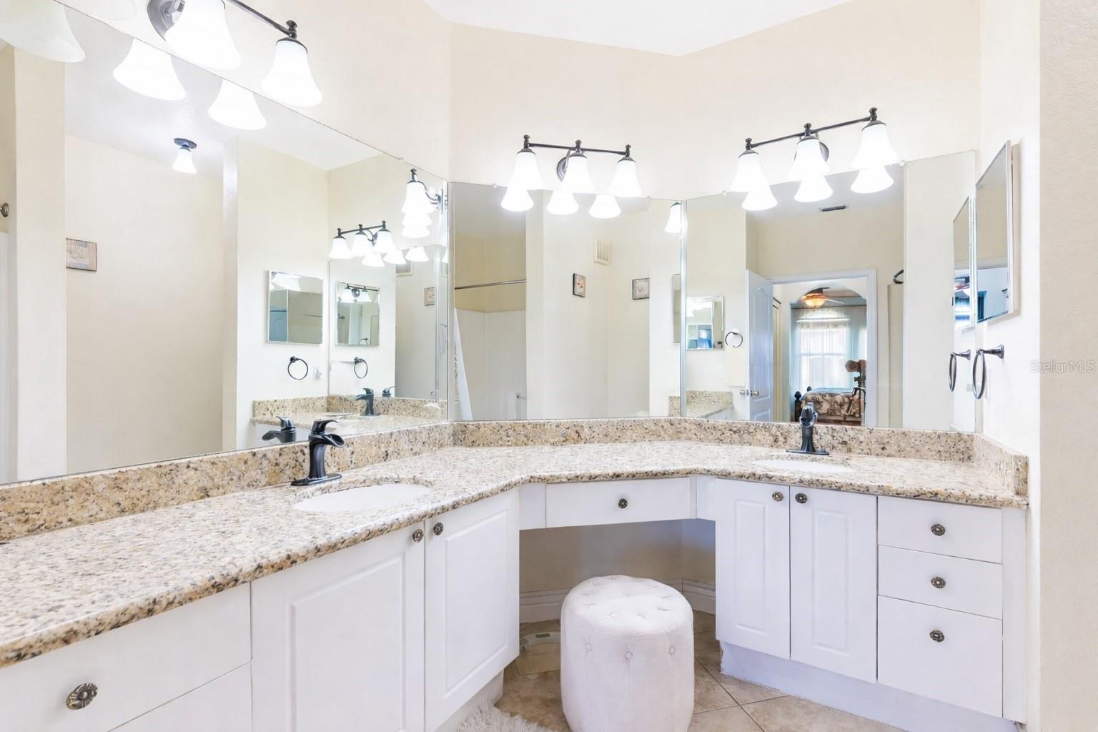 2724 VIA MURANO #639 CLEARWATER, FL 33764