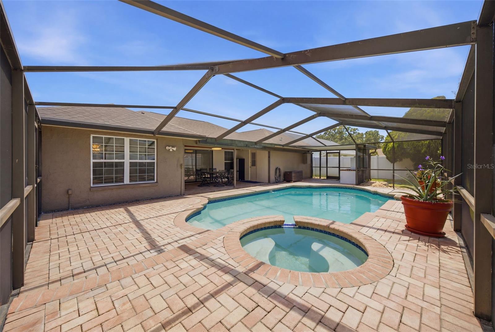 5113 PENNSBURY Dr TAMPA, FL 33624