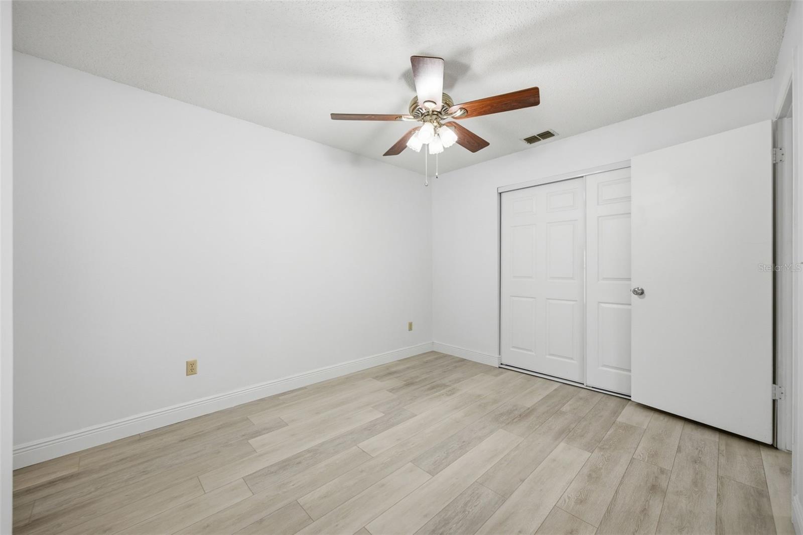 5113 PENNSBURY Dr TAMPA, FL 33624