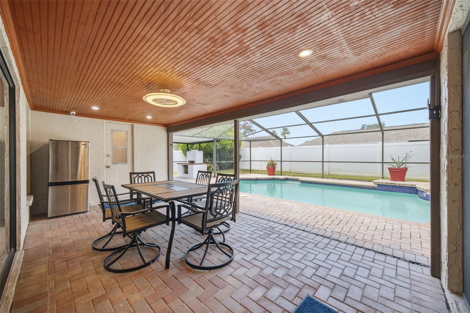 5113 PENNSBURY Dr TAMPA, FL 33624