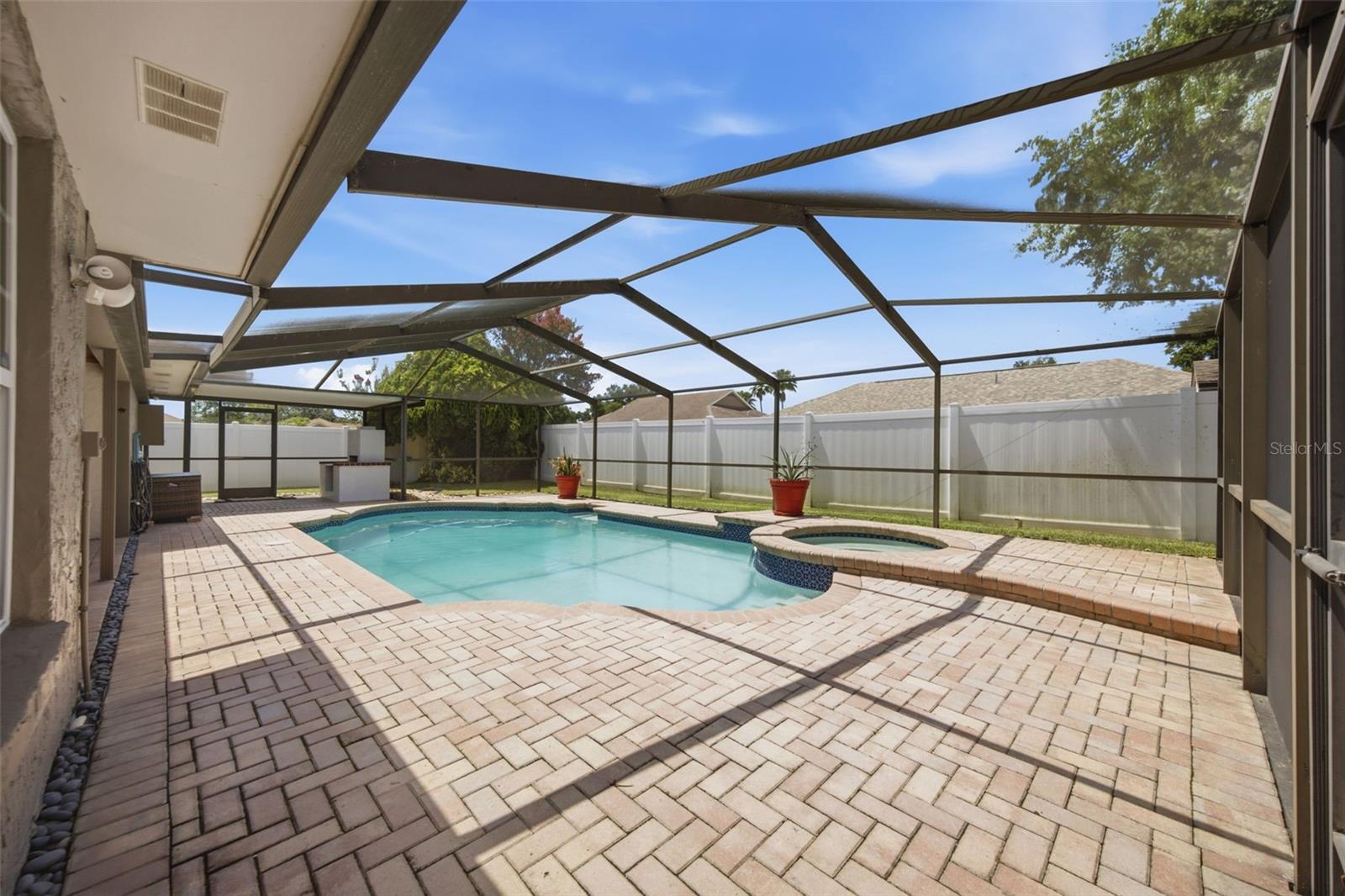 5113 PENNSBURY Dr TAMPA, FL 33624