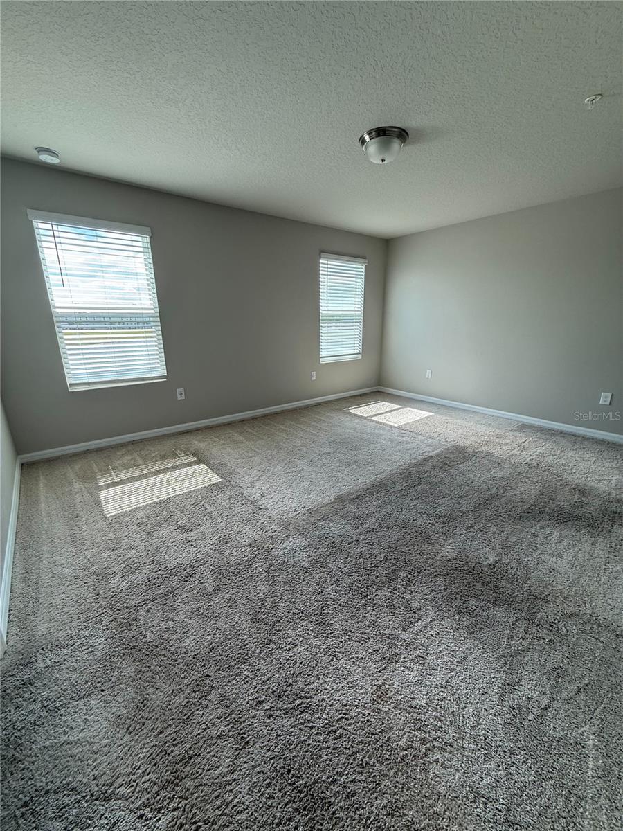 960 ROBIN HOLLY St OCOEE, FL 34761