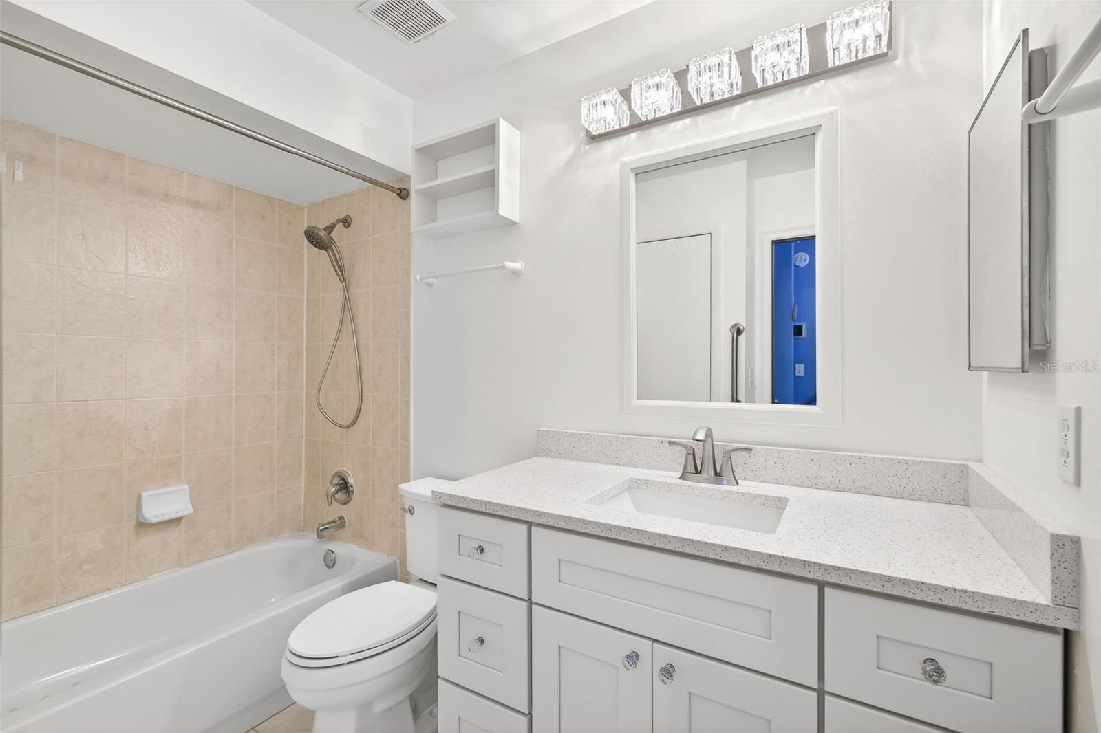 3247 KAYENTA Ct ORLANDO, FL 32829