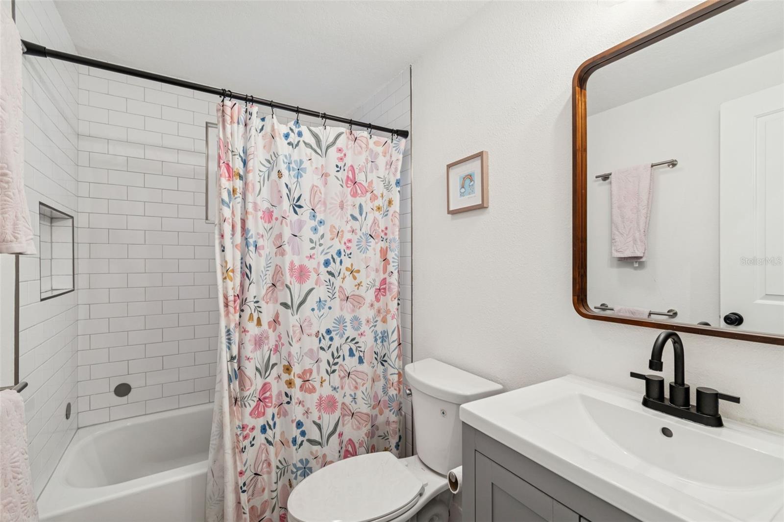 3216 W OAKELLAR Ave TAMPA, FL 33611