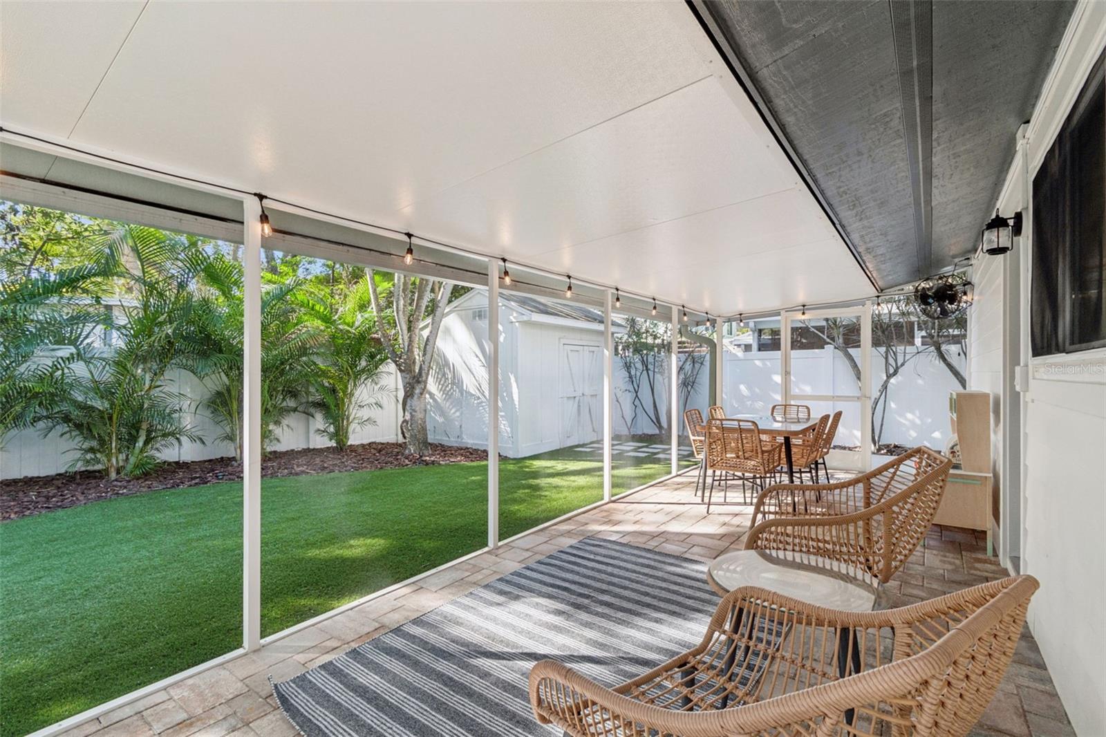 3216 W OAKELLAR Ave TAMPA, FL 33611