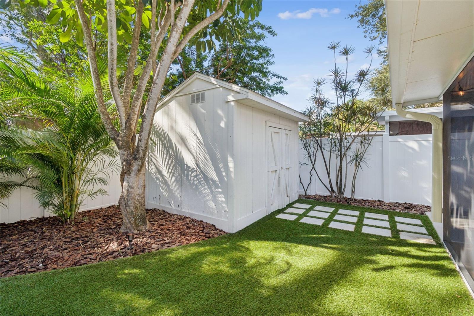 3216 W OAKELLAR Ave TAMPA, FL 33611