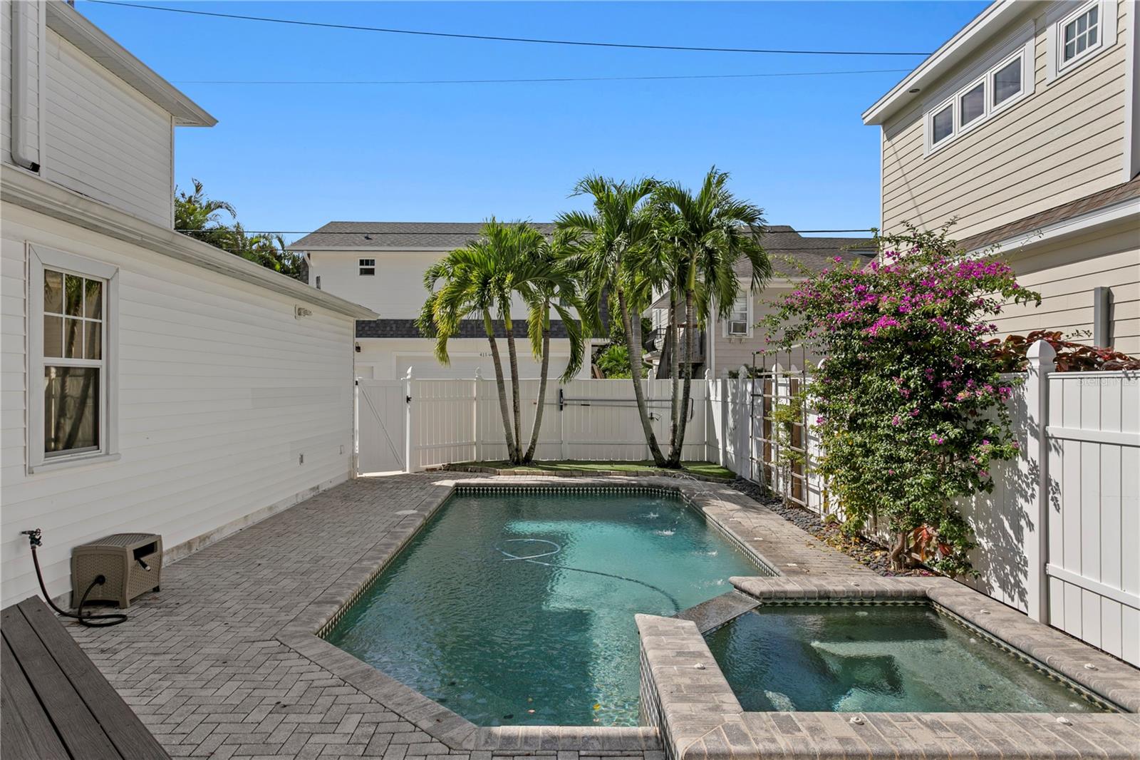 416 19TH Ave ST PETERSBURG, FL 33704
