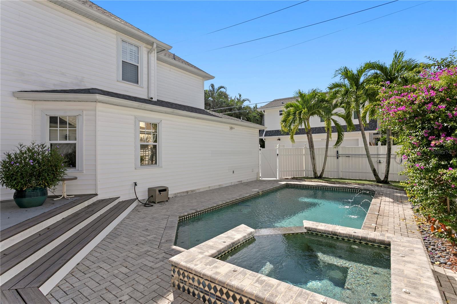 416 19TH Ave ST PETERSBURG, FL 33704