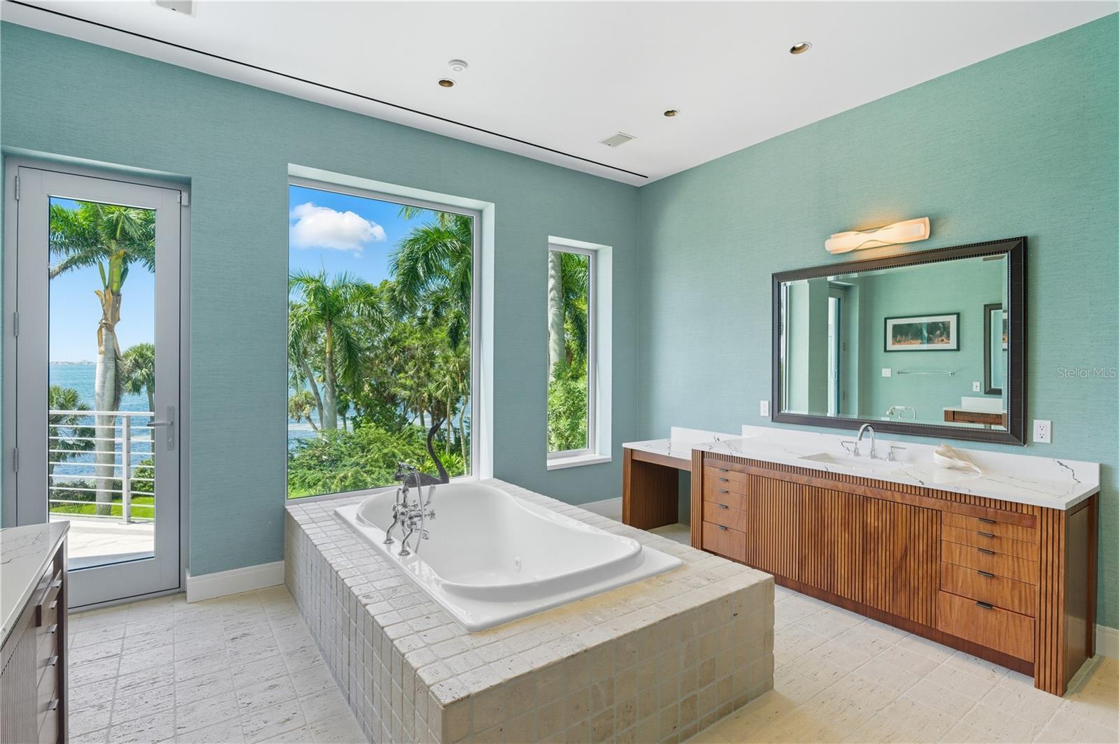 3315 BAY Shr Rd SARASOTA, FL 34234