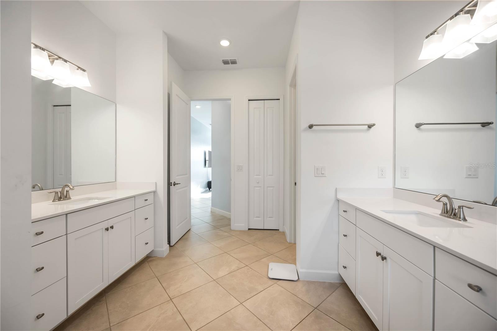 10016 DUQUESNE St PORT CHARLOTTE, FL 33981