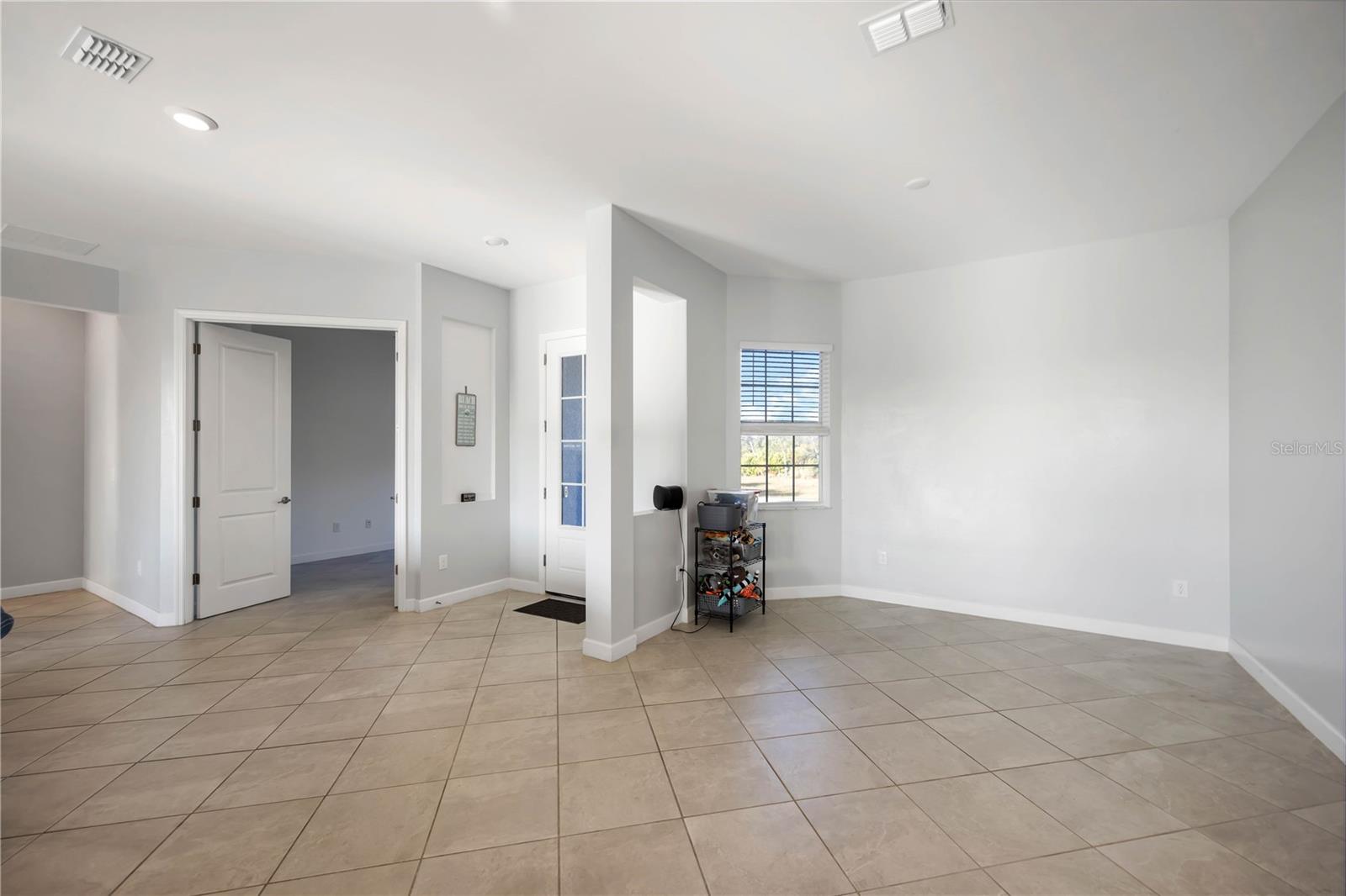 10016 DUQUESNE St PORT CHARLOTTE, FL 33981