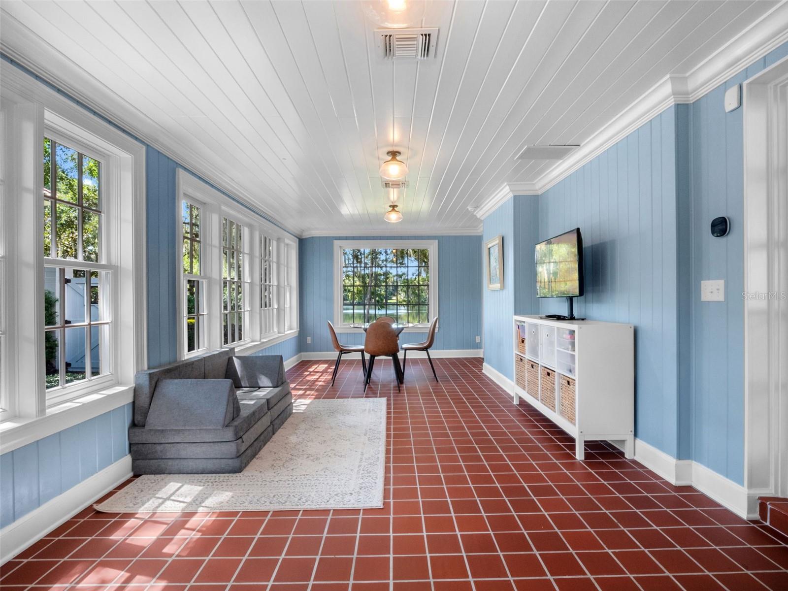 811 N Lk ADAIR Blvd ORLANDO, FL 32804