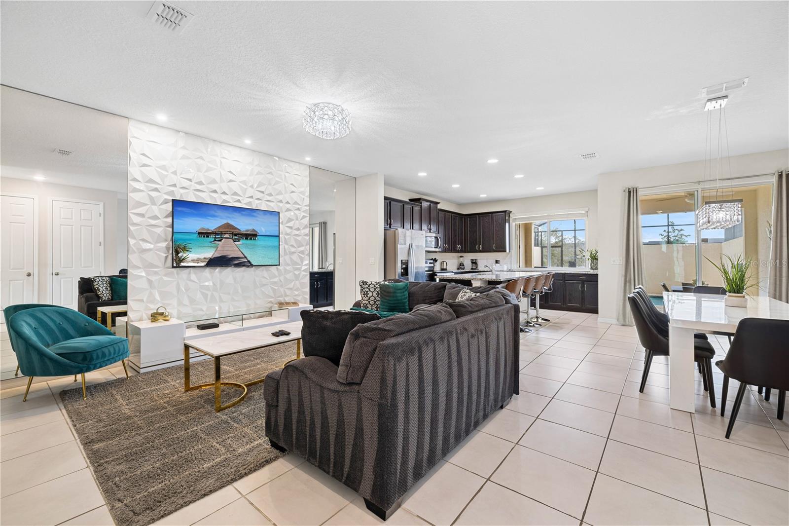 1569 CAREY PALM Cir KISSIMMEE, FL 34747