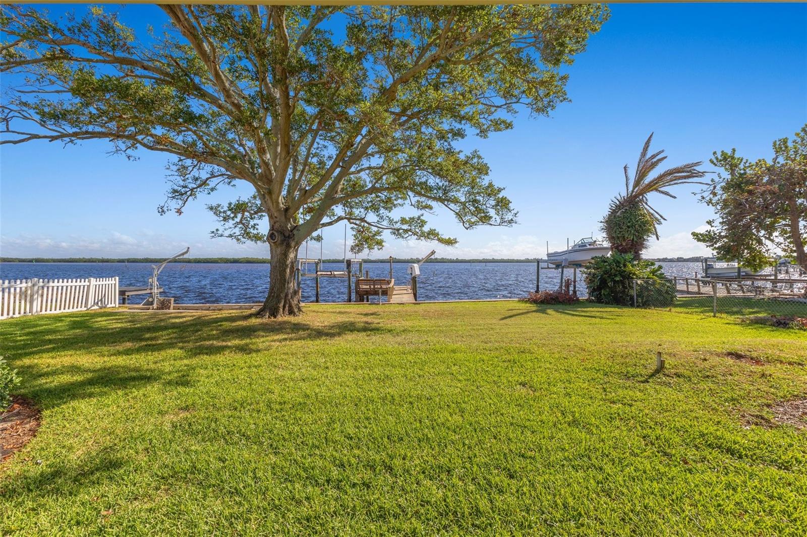 6151 Byu GRANDE Blvd ST PETERSBURG, FL 33703