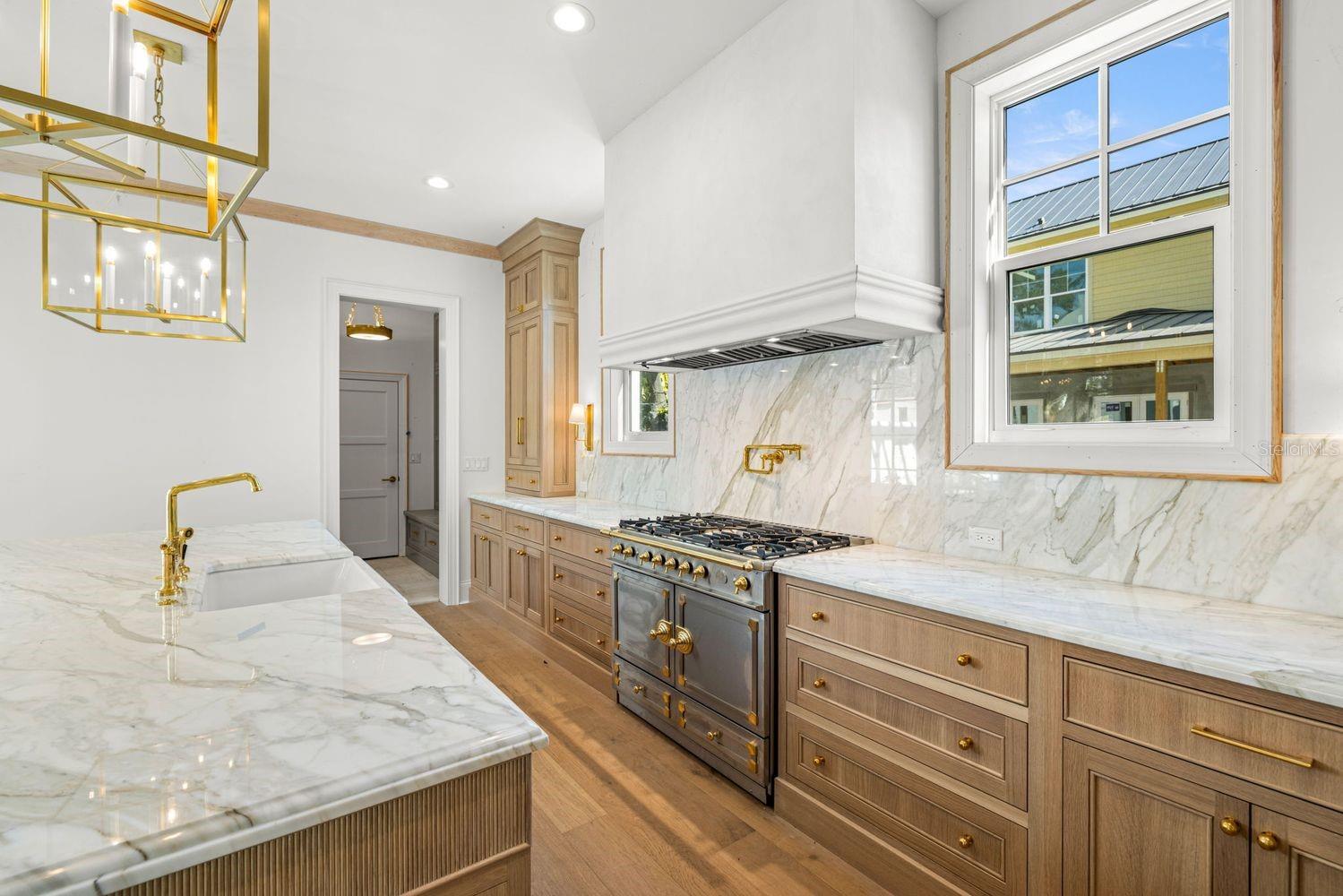 805 17TH Ave ST PETERSBURG, FL 33704