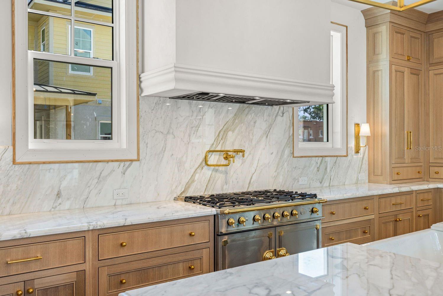 805 17TH Ave ST PETERSBURG, FL 33704