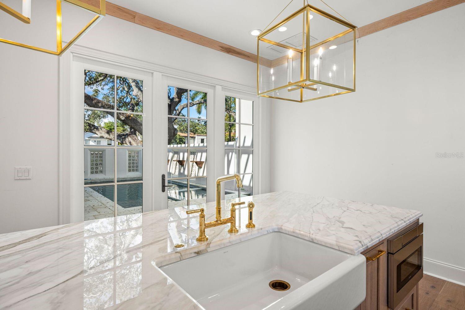 805 17TH Ave ST PETERSBURG, FL 33704