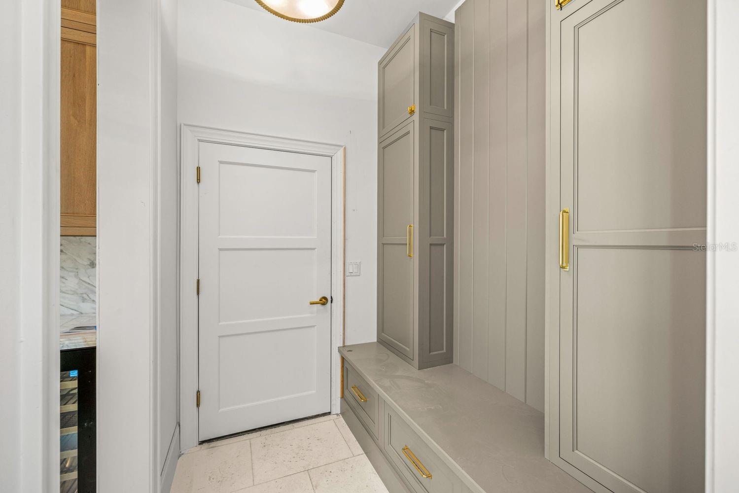 805 17TH Ave ST PETERSBURG, FL 33704