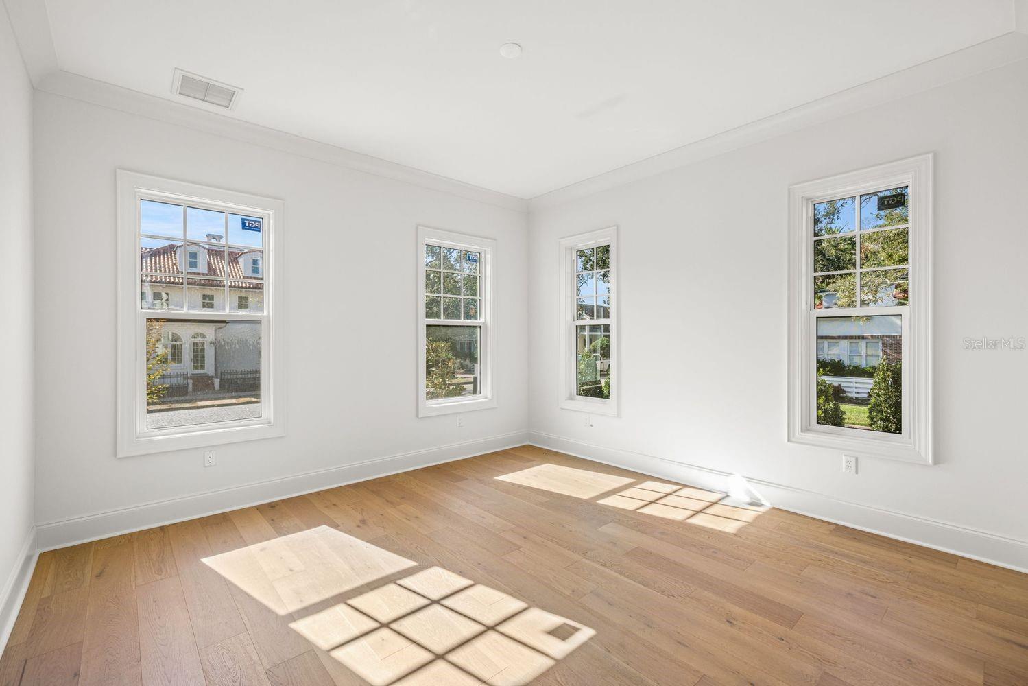 805 17TH Ave ST PETERSBURG, FL 33704