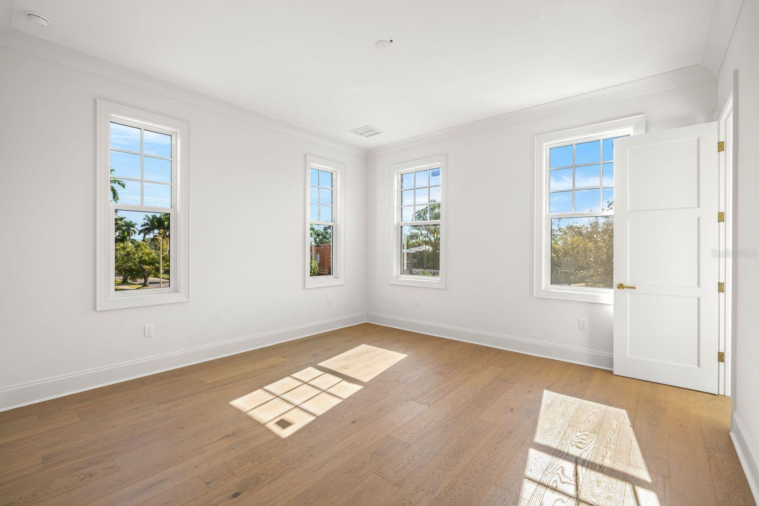 805 17TH Ave ST PETERSBURG, FL 33704