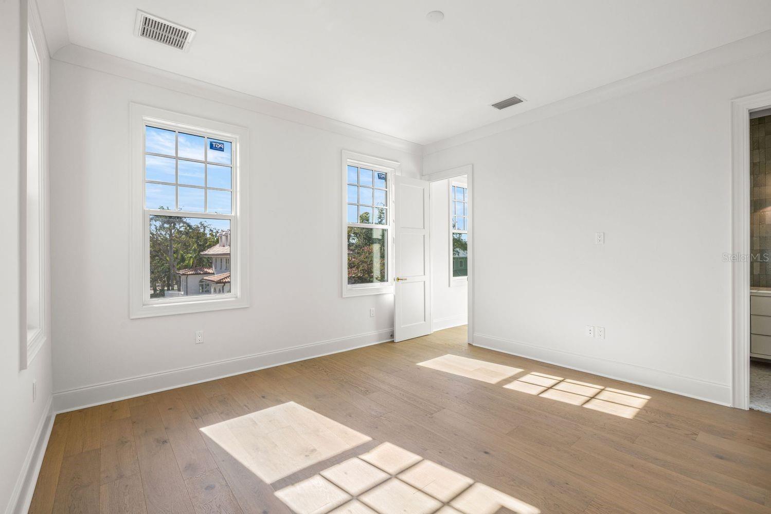 805 17TH Ave ST PETERSBURG, FL 33704