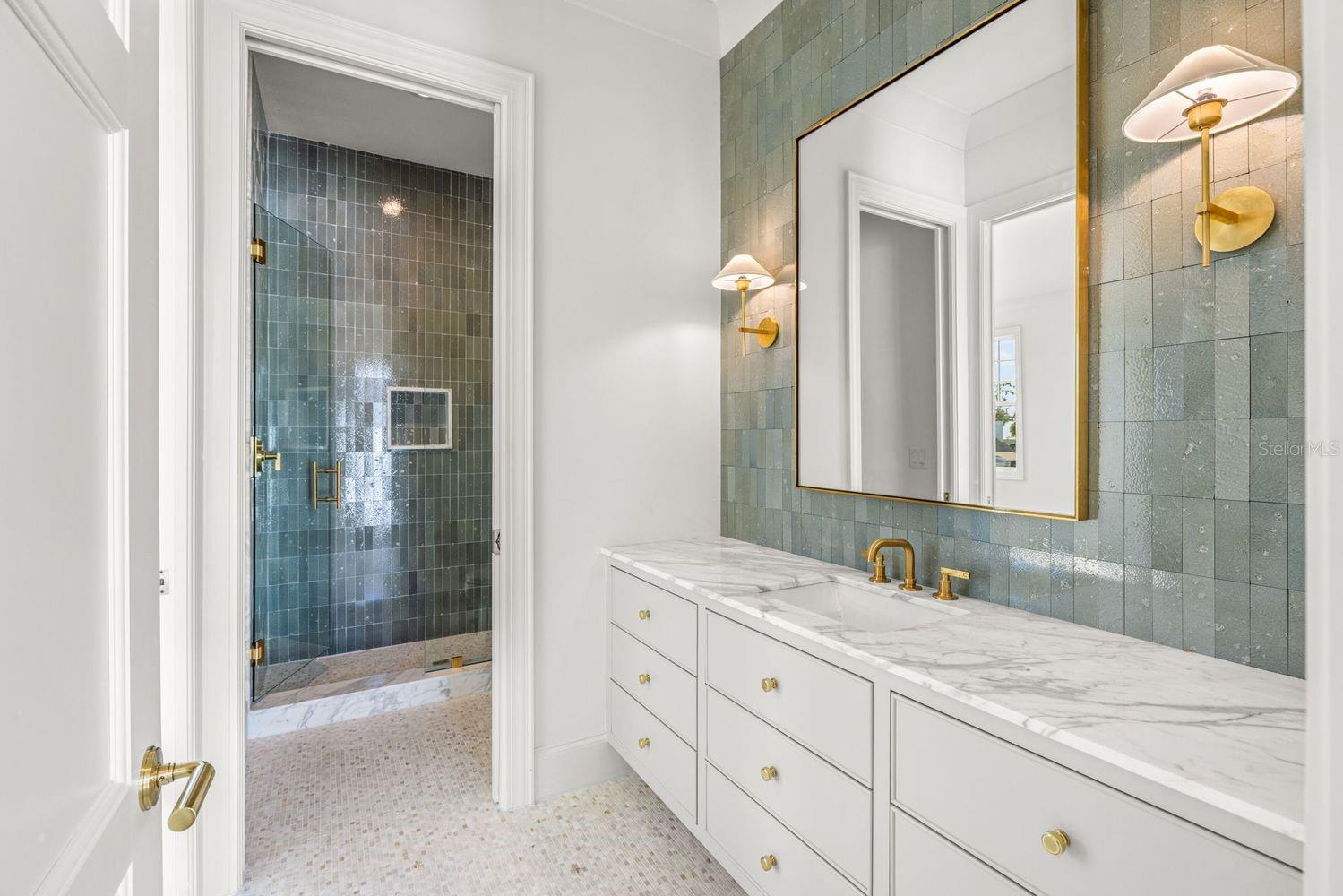 805 17TH Ave ST PETERSBURG, FL 33704