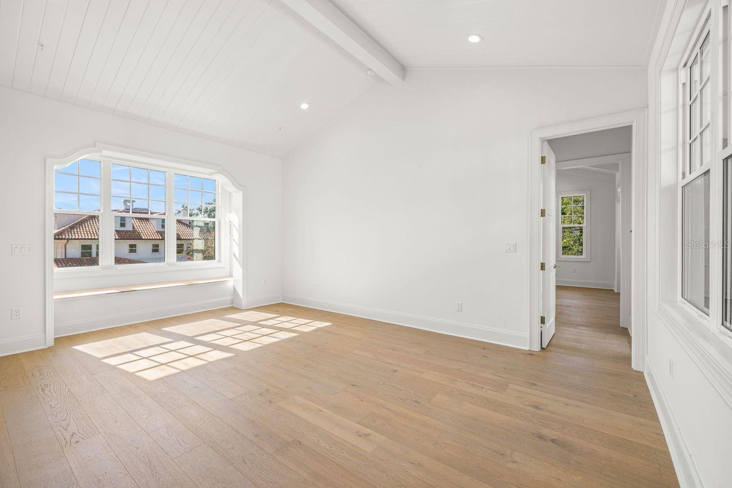 805 17TH Ave ST PETERSBURG, FL 33704