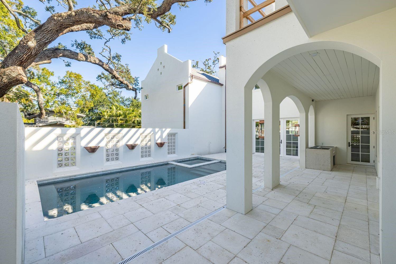 805 17TH Ave ST PETERSBURG, FL 33704