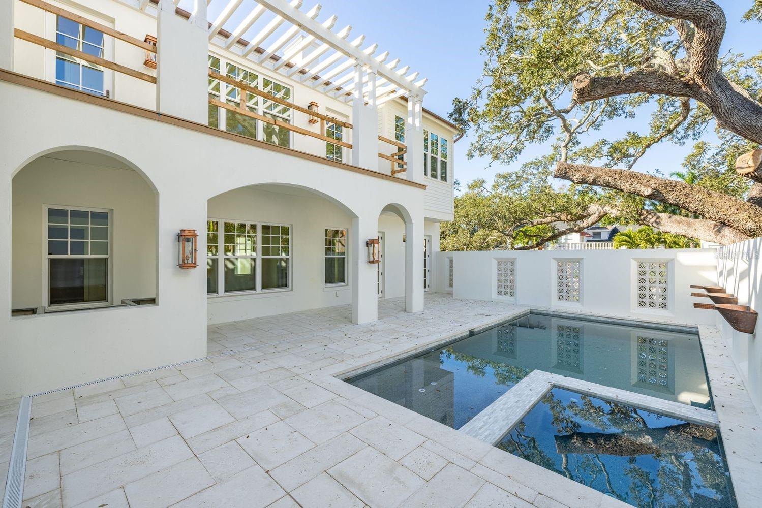 805 17TH Ave ST PETERSBURG, FL 33704