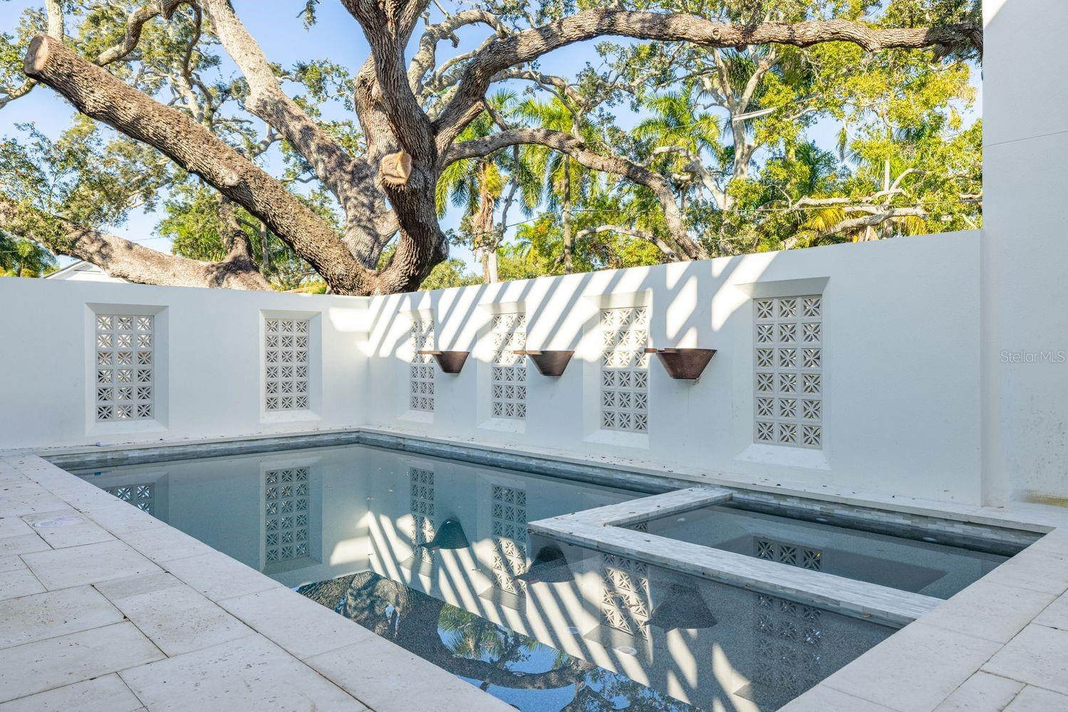 805 17TH Ave ST PETERSBURG, FL 33704