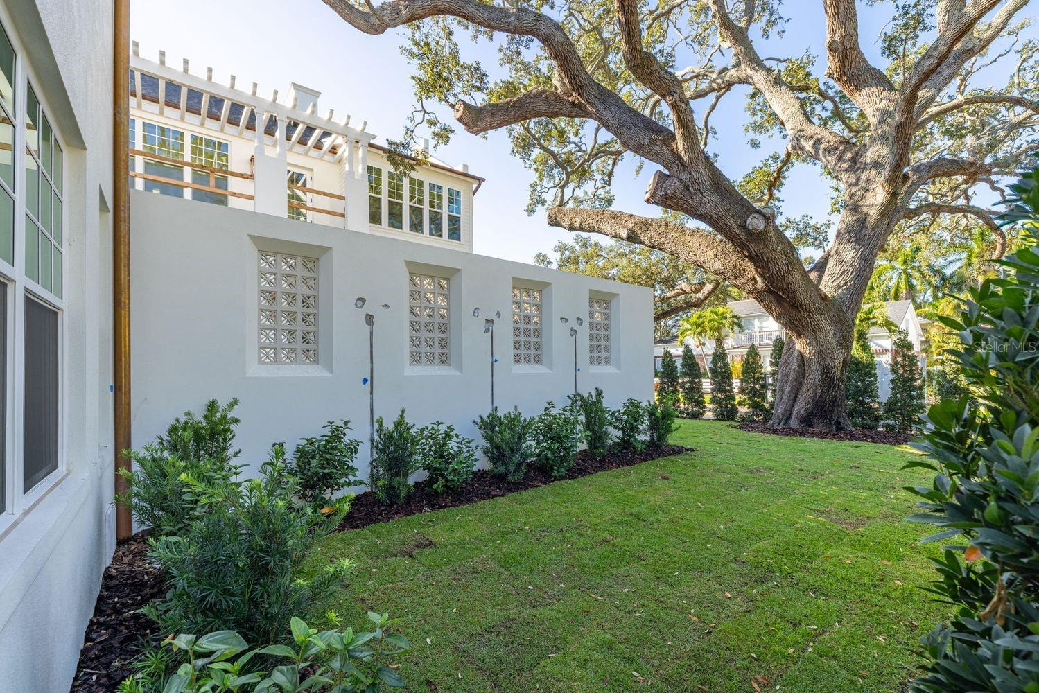 805 17TH Ave ST PETERSBURG, FL 33704