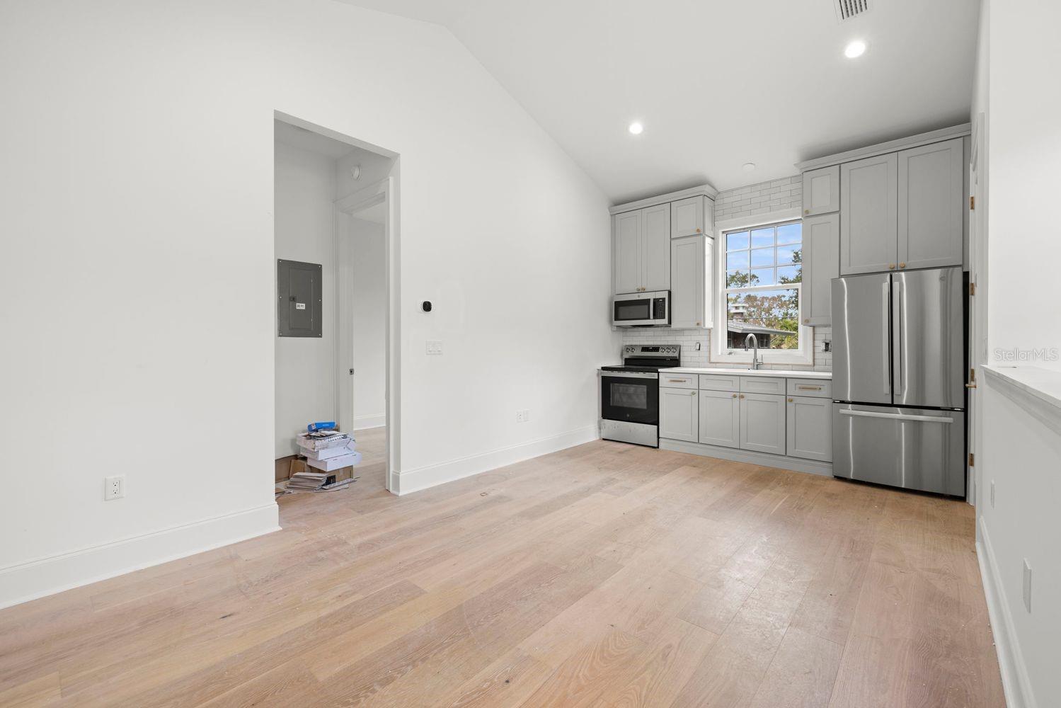 805 17TH Ave ST PETERSBURG, FL 33704