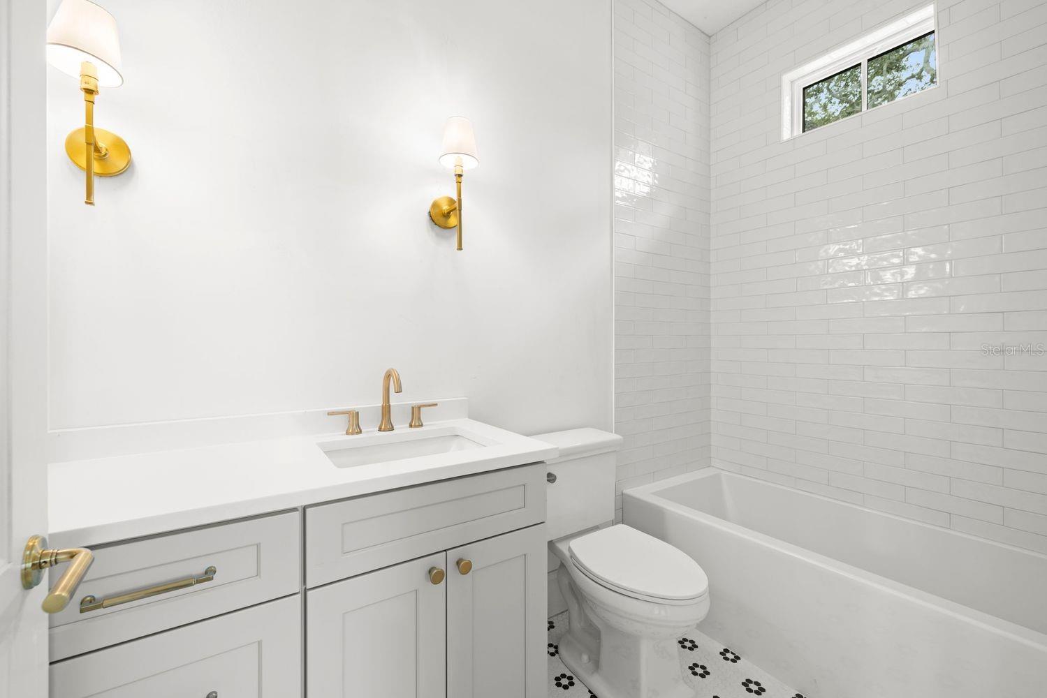 805 17TH Ave ST PETERSBURG, FL 33704