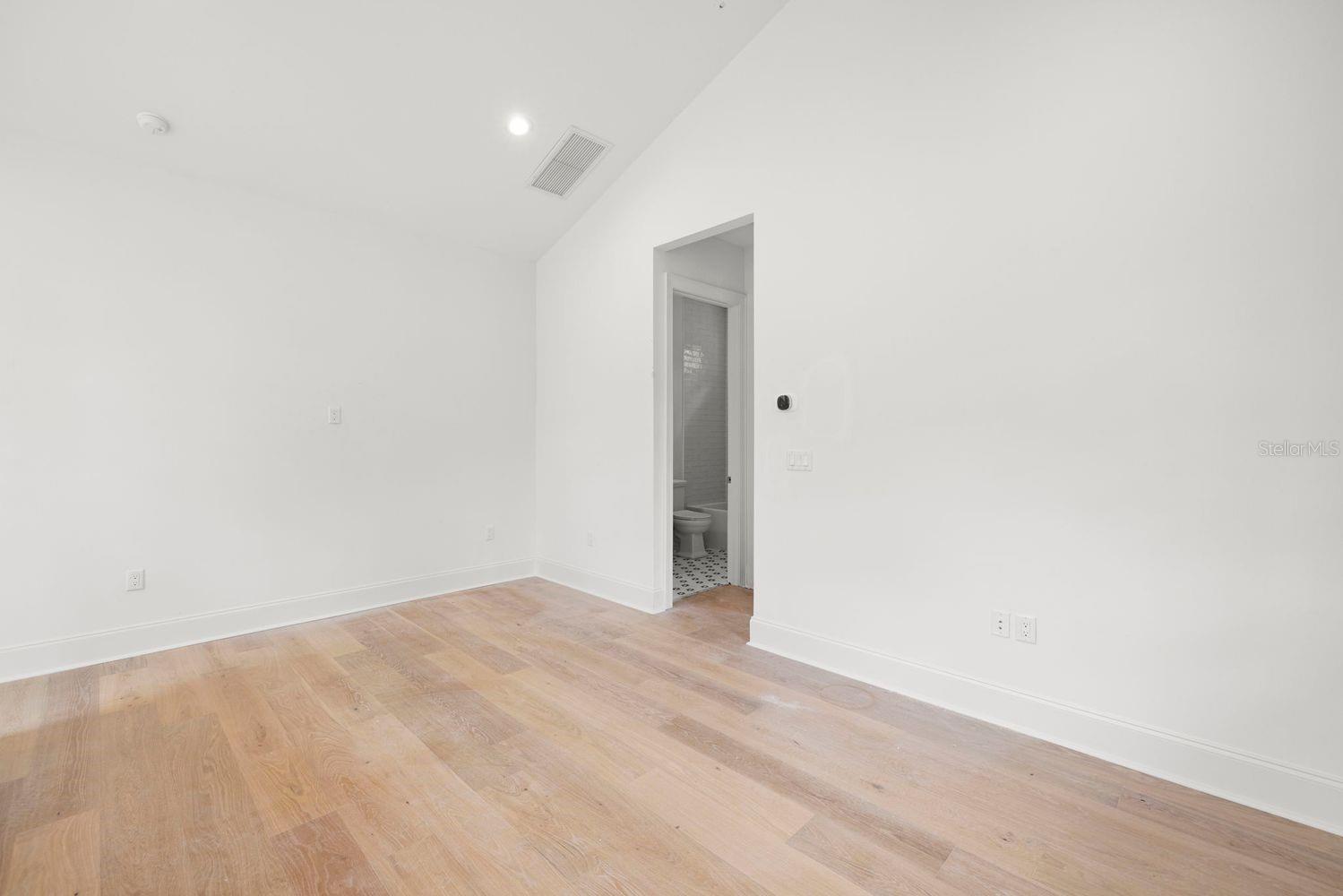 805 17TH Ave ST PETERSBURG, FL 33704