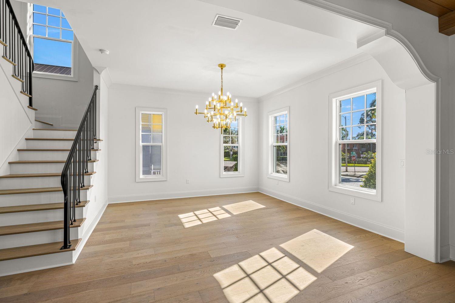 805 17TH Ave ST PETERSBURG, FL 33704