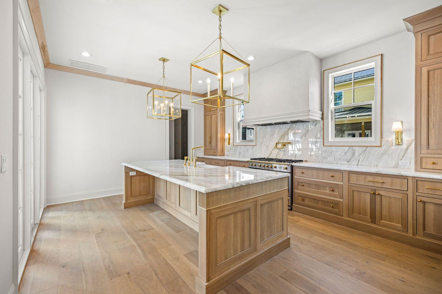 805 17TH Ave ST PETERSBURG, FL 33704