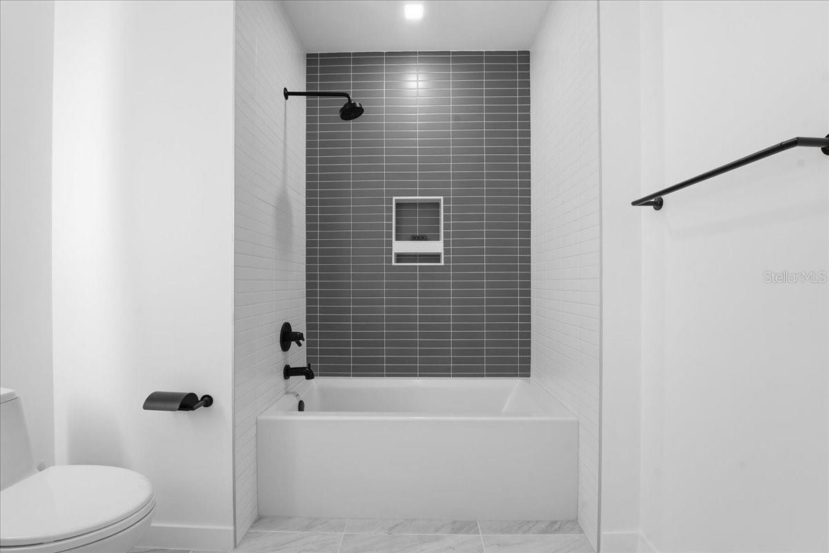 777 3RD Ave #1202 ST PETERSBURG, FL 33701