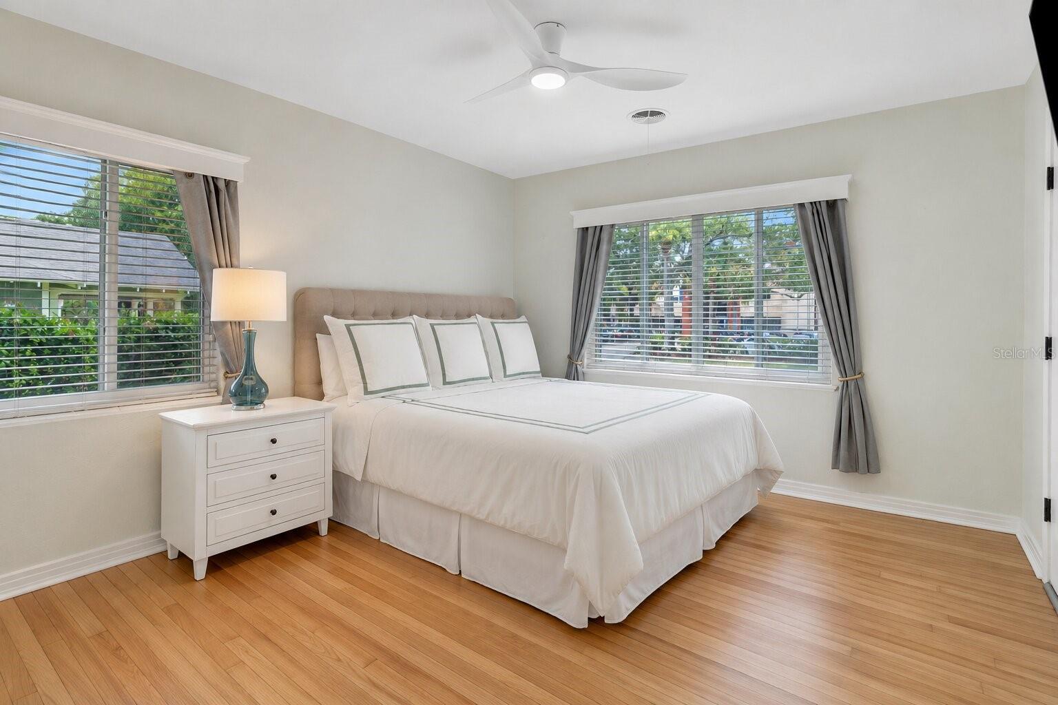 1217 E AMELIA St ORLANDO, FL 32803