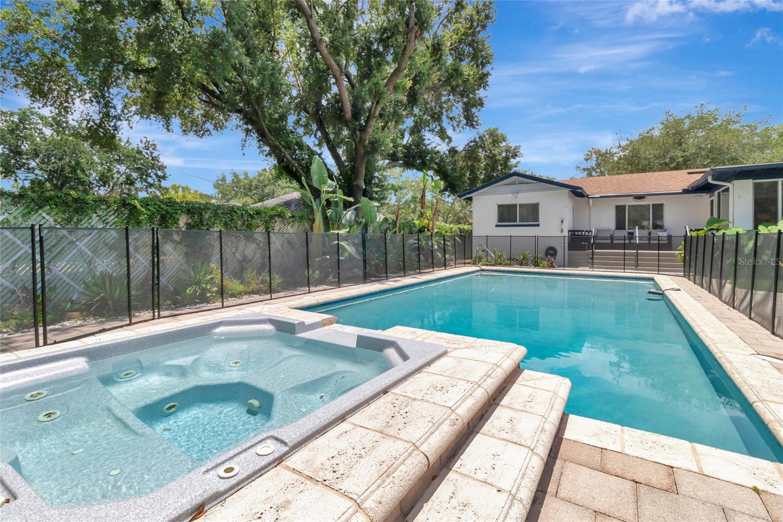 1217 E AMELIA St ORLANDO, FL 32803