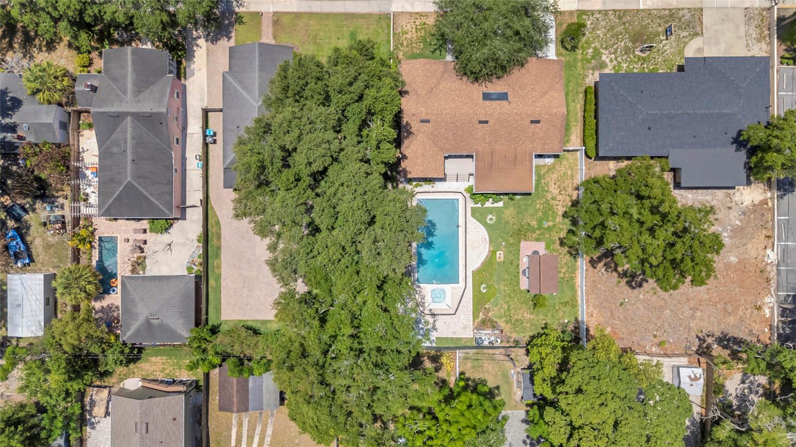 1217 E AMELIA St ORLANDO, FL 32803