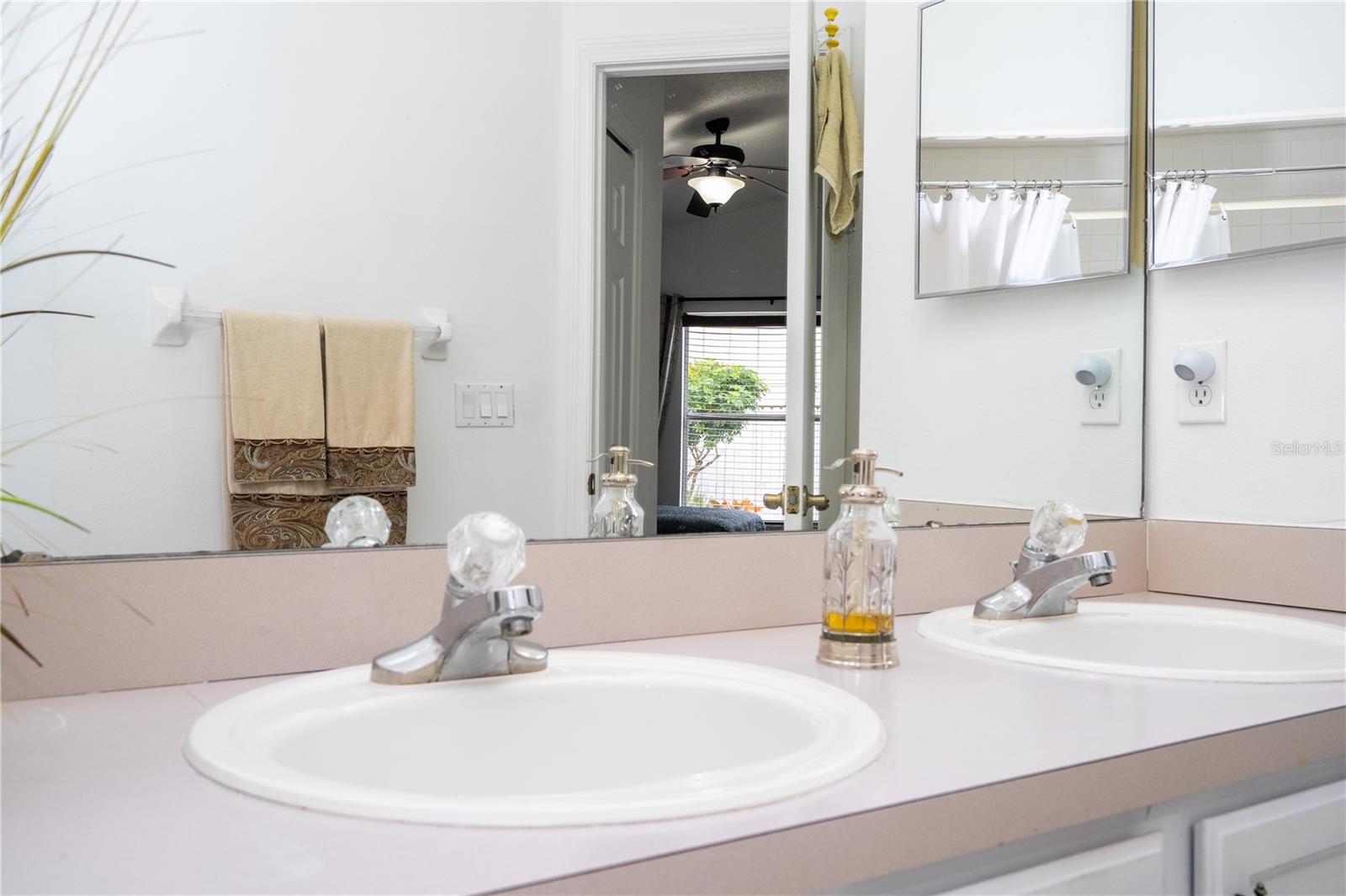 3219 BREWSTER Dr KISSIMMEE, FL 34743