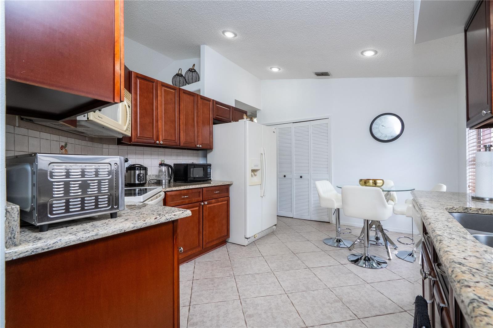 3219 BREWSTER Dr KISSIMMEE, FL 34743